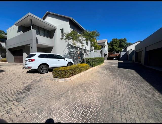 3 BEDROOM PROPERTY TO RENT IN MENLO PARK